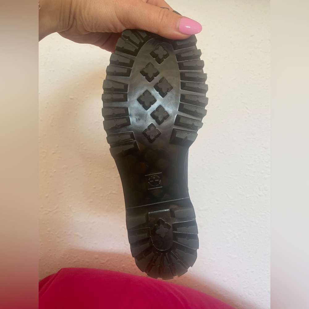 Dr. Martens Black laceless Ankle Boots with original Yellow Stitching/mini heel - Picture 5 of 9